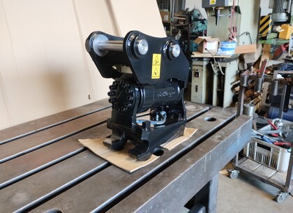 (Radlinger_TILT_490_MS03_HS03_bagr_SUNWARD)_1